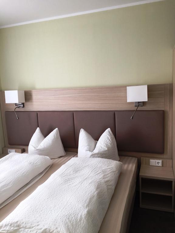 Hotel Restaurant Mirena Marl Bagian luar foto
